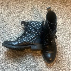 Black Steve Madden combat boots